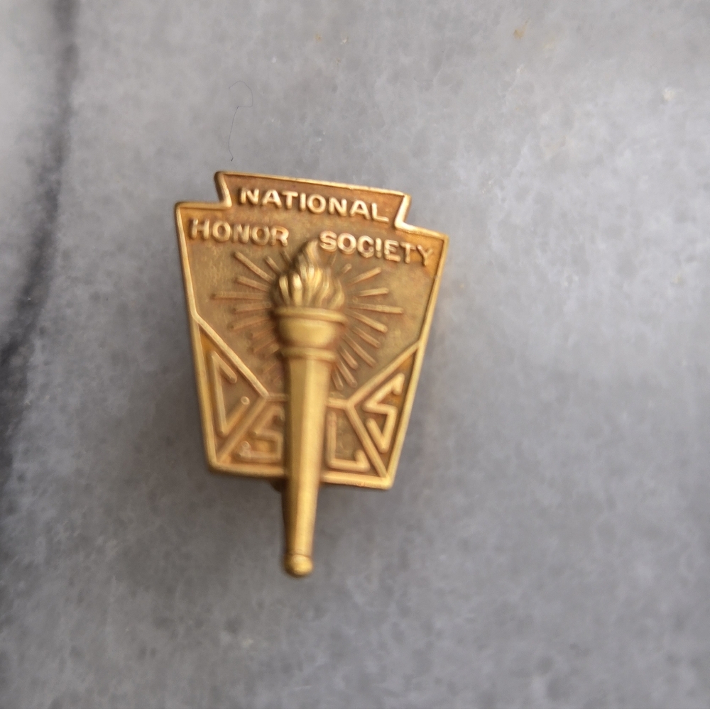 National Honor Society 10k Gold Pin